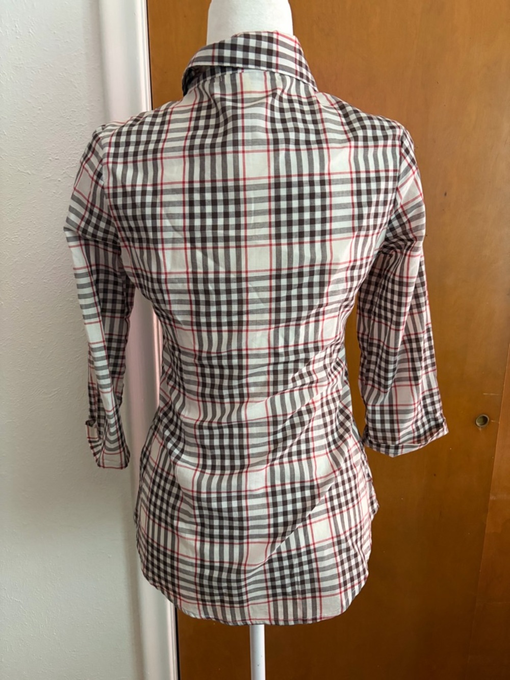 L.E.I. Eye Energy Intelligence Plaid Ruffle Button Front Top Size M - Picture 3 of 4